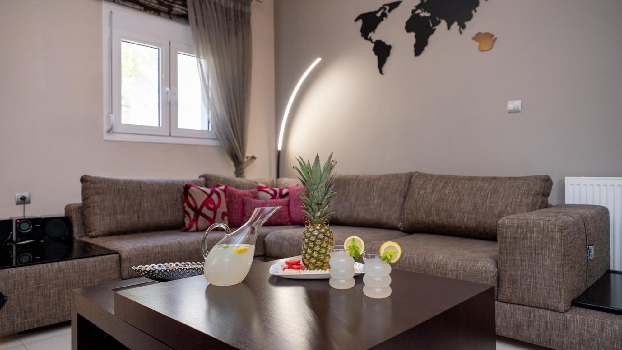 Mary'S Modern And Elegant Apartment Kalampáka Luaran gambar