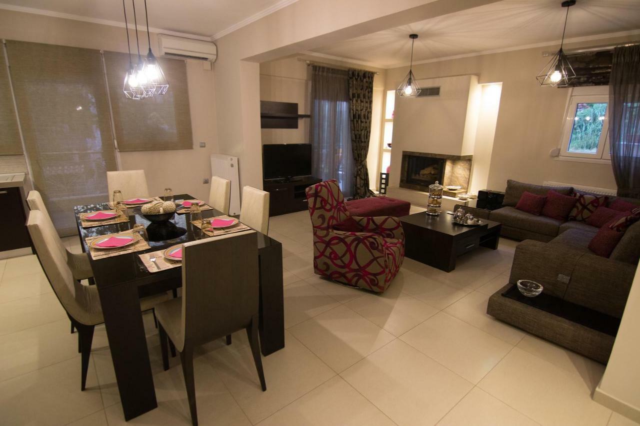Mary'S Modern And Elegant Apartment Kalampáka Luaran gambar